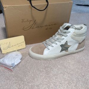 NEW! “Lana” Leather w/ Sherpa High-Top Size 8 👟